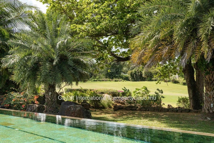 Une villa d'exception en première ligne de golf, au cœur du prestigieux domaine Anahita