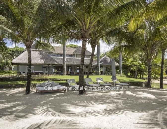 Investissez dans cette villa à l'est de l'île Maurice avec plage privée et accès golf
