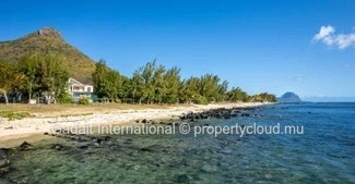 For Sale Elegant seafront Apartment, an incomparable living environment in the heart of the west coast of Mauritius