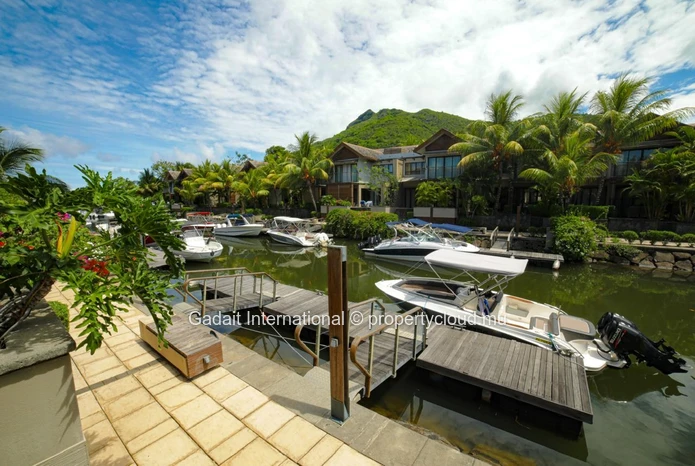 Élégance et Prestige : Duplex d'Exception avec Vue Panoramique dans l'ouest de l'Ile Maurice