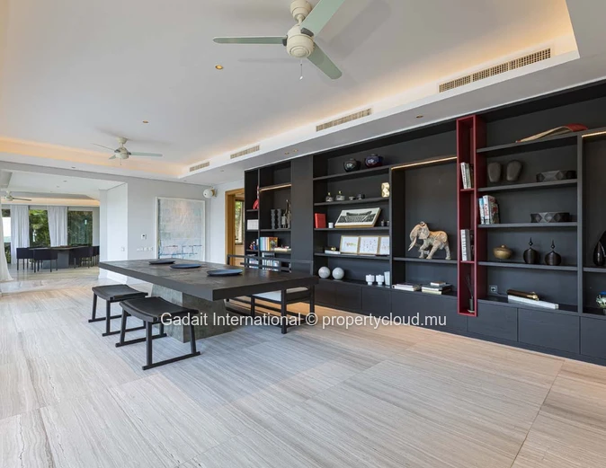 Investissez dans cette superbe Villa luxueuse avec vue golf et vue mer dans l'est de l'Ile Maurice