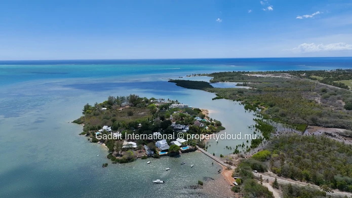Appartement Exclusif au Premier Étage | Élégance en Bord de l'Eau