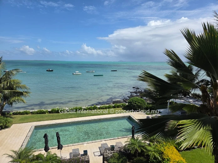 Exceptional Penthouse for Long-Term Rent in Roches Noires