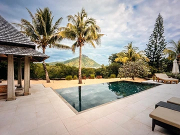 5 Bedroom Villa