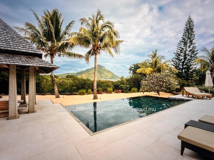 Luxury villa with 5 bedrooms and unobstructed views for sale | Tamarina Golf Resort, Mauritius