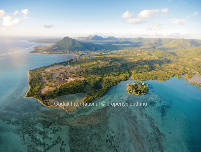Harmonie : villa contemporaine avec vue sur la mer et la montagne du Morne, Rivière Noire