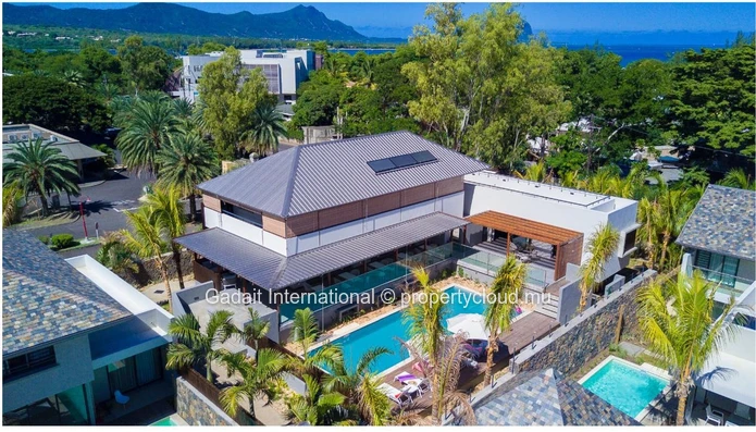 Villa de 4 chambres avec Services sur-mesure à vendre à Rivière Noire