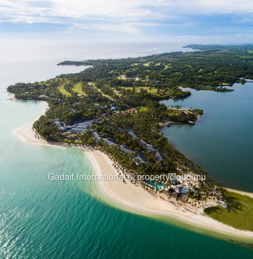 Luxury 729 m² Villa in Mauritius – Sea View, 6 Suites, One&Only Access, Freehold for Foreign Buyers