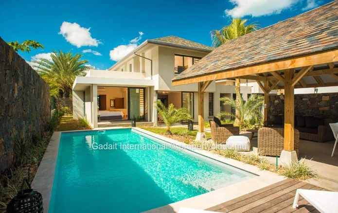Villa with private pool and tropical garden for sale | Black River