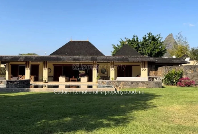 Maison d'Exception sur le Golf en Vente