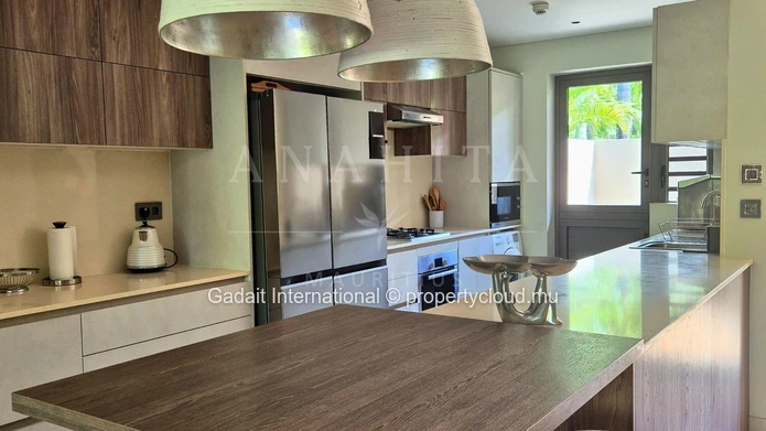 Townhouse 3 chambres à vendre à Anahita, avec vue golf, piscine privée et domotique