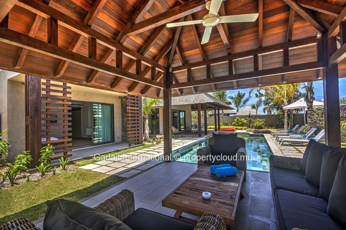 Mythic Suite & Villas 8: 1001m², 4-bedroom property, near Grand Baie beach
