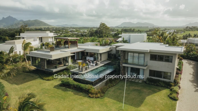 Villa Sunrise : 4 bedroom villa for rent with garden view | Anahita Beau Champ