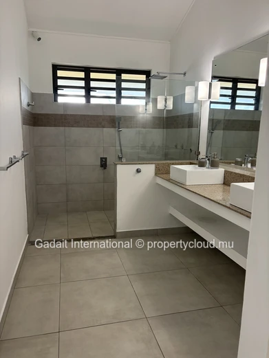 Contemporary 4-Bedroom Villa with Private Pool & Garden in Mauritius for rent