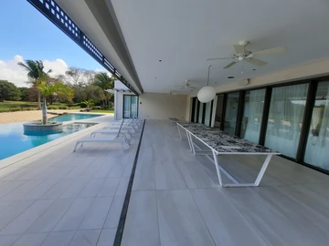 4 Bedroom Villa
