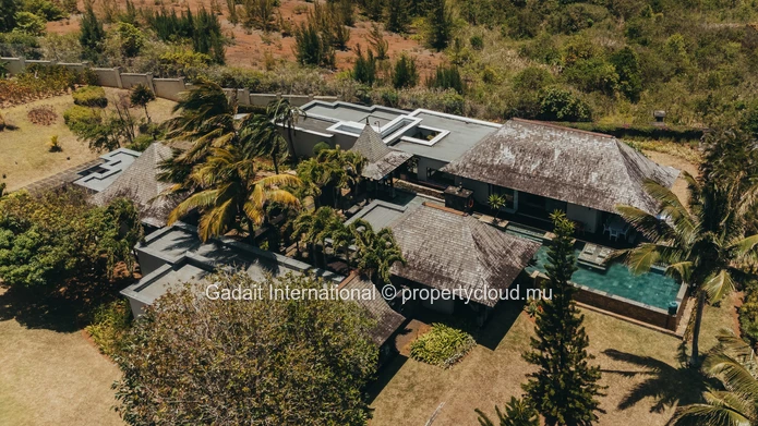 Belle Rivière Villa : 4 bedrooms with pool and sea view, Mauritius