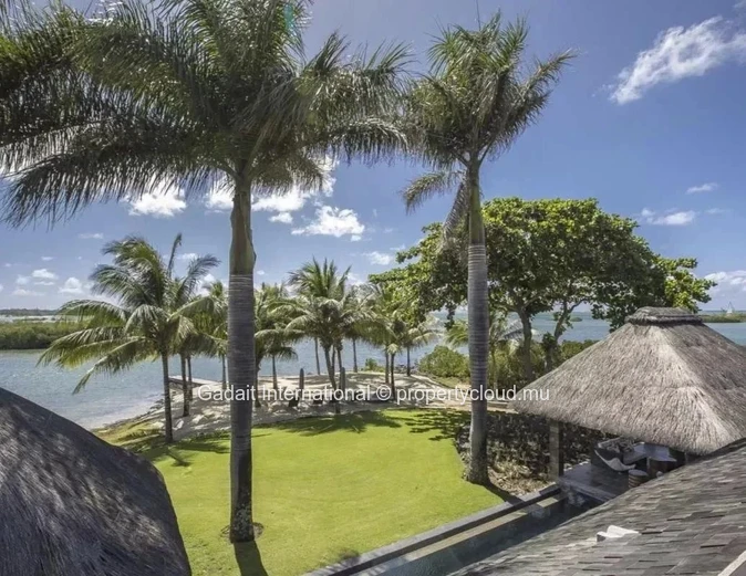 Investissez dans cette villa à l'est de l'île Maurice avec plage privée et accès golf