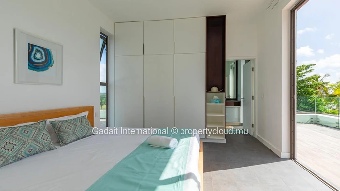 Penthouse à Palmar en bord de mer avec vue panoramique, piscine et plage privée