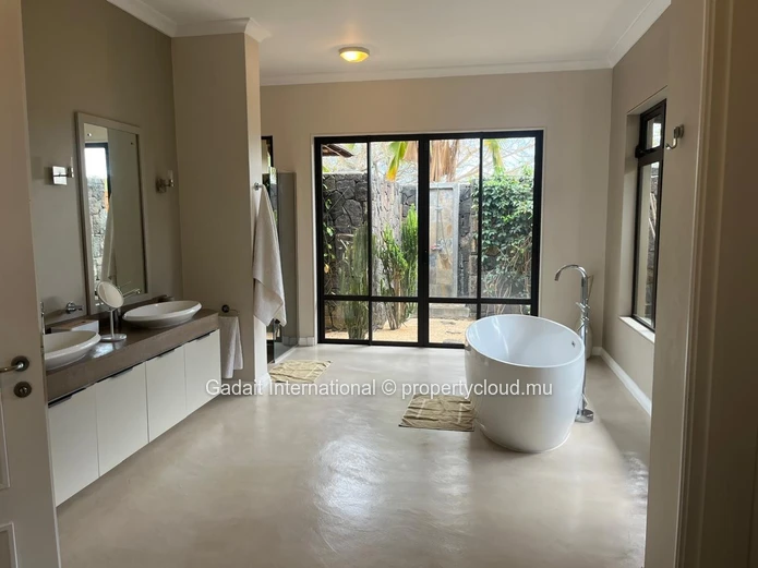 Prestige Real Estate Investment: Villa for Sale on Tamarina Golf Estate – West Coast of Mauritius