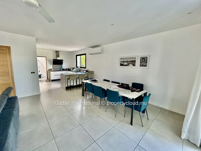 Contemporary 4-Bedroom Villa with Private Pool and Sea View – Akasha Estate, Tamarin