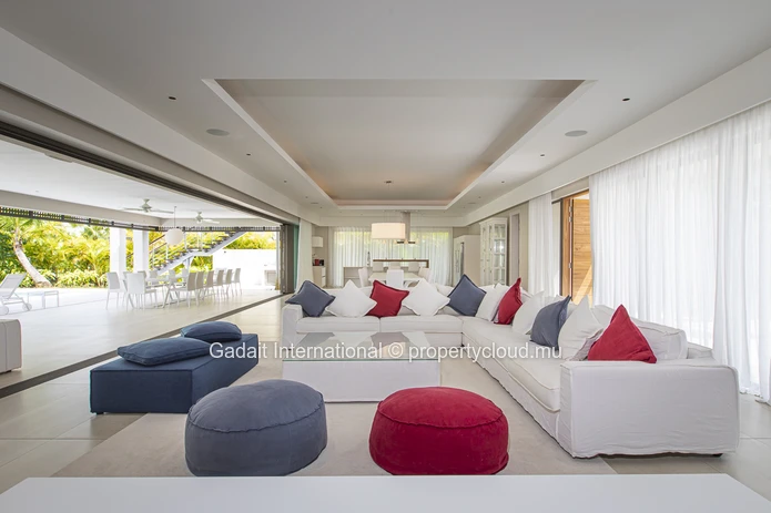 Villa contemporaine haut de gamme à Anahita, golf & spa, piscine privée, jardin tropical