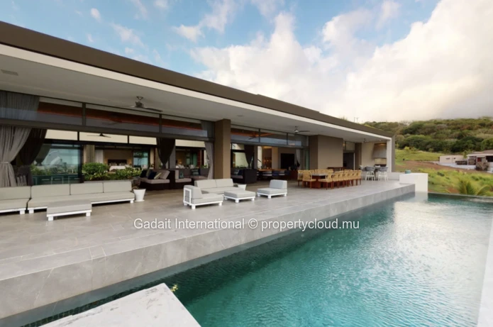 Villa de Luxe à Vendre à Bel Ombre – Vue Mer Panoramique et Accès Golf d'Exception