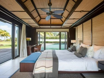 5 Bedroom Villa