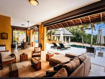 5 Bedroom Villa