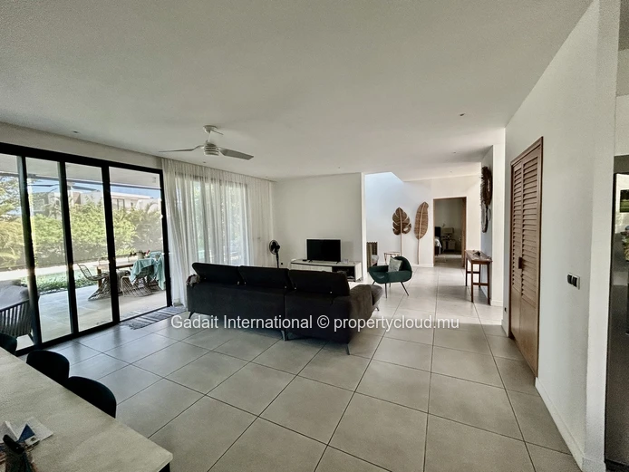 Contemporary 4-Bedroom Villa with Private Pool and Sea View – Akasha Estate, Tamarin