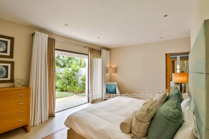 Villa contemporaine avec piscine et jardin tropical à vendre | Anahita Golf & Spa Resort Beau Champ