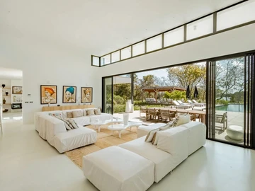 5 Bedroom Villa