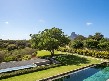 5 Bedroom Villa