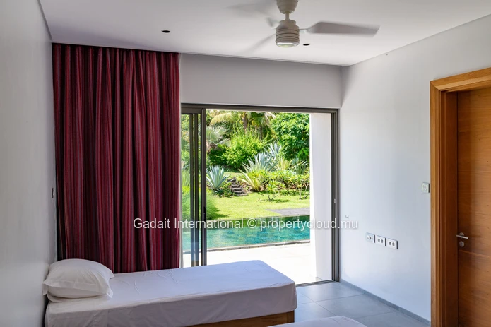 Exceptional villa with pool for sale - A gem of a property in the heart of Beau Champ