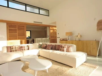 5 Bedroom Villa