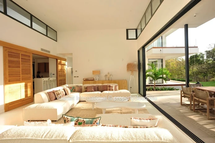 An Elegant and Distinguished Property: A Luxurious Villa Perfect for Refined Connoisseurs
