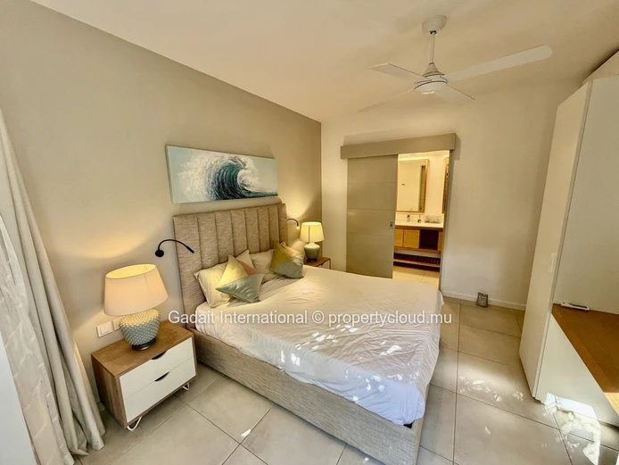 3-bedroom ground-floor apartment with covered terrace – Pointe aux Canonniers