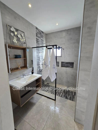 Penthouse d'exception avec rooftop privé à Pereybere – Vue mer & montagne